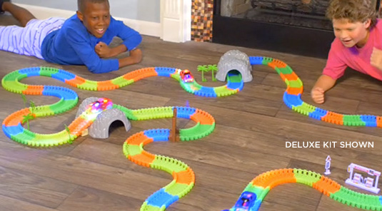 Magic Tracks®  The Amazing Racetrack That Can Bend, Flex & Grow!